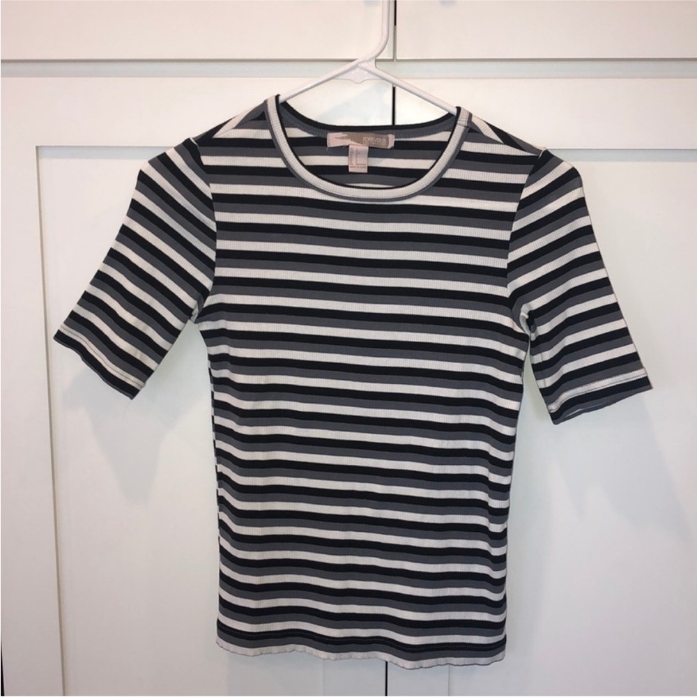 Forever 21 Black, White, and Grey Stripe Short Sleeve Tee